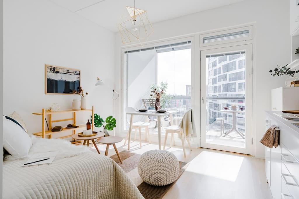 New Studio Blue Near Helsinki Airport In Kivistoe Vantaa Exterior foto